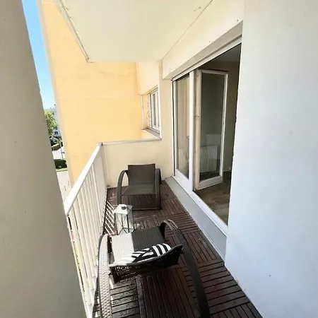 Grand Lumineux Apartment